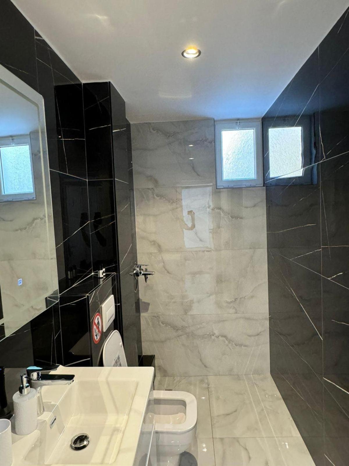 Noya Suites Sr Sarandë Exterior foto